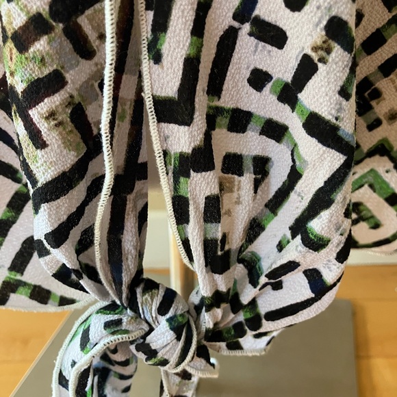 Rachel Roy geometric print tank top. - Picture 4 of 5